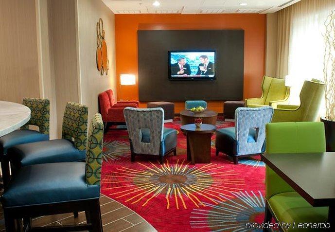 Courtyard By Marriott Tulsa Downtown Hotel Интериор снимка